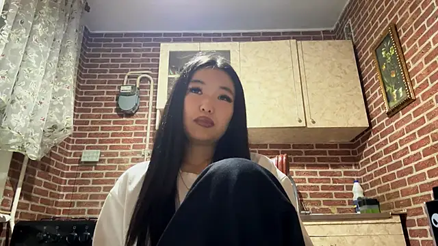 EmmaLeexth online show from 14, 11, 2025