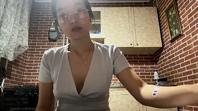Snapshot of EmmaLeexth chatting on 27, 9, 2025 EmmaLeexth online show from 27, 9, 2025