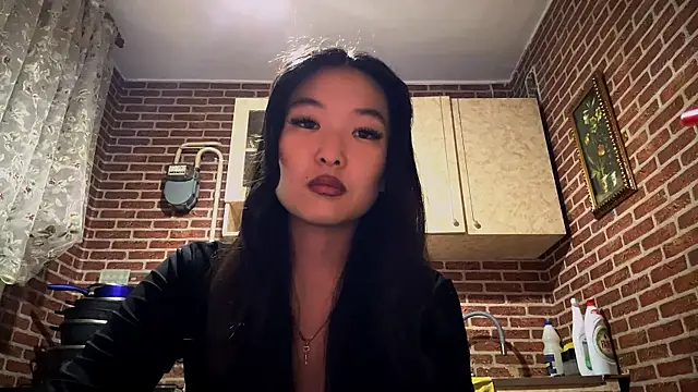 EmmaLeexth online show from 14, 12, 2025