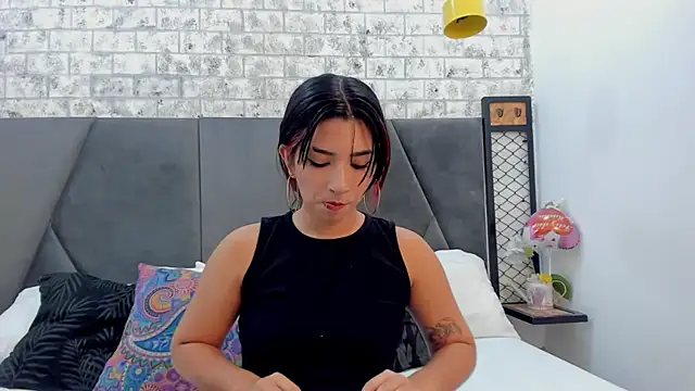 Snapshot of KENDRAOWEN chatting on 2, 10, 2025 KENDRAOWEN online show from 2, 10, 2025