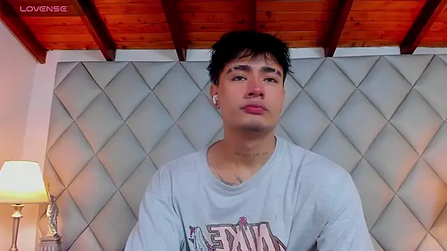 Snapshot of Clement_Reyes chatting on 30, 11, 2025 Clement Reyes online show from 30, 11, 2025