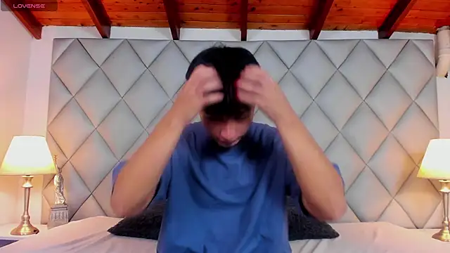 Snapshot of Clement_Reyes chatting on 26, 11, 2025 Clement Reyes online show from 26, 11, 2025