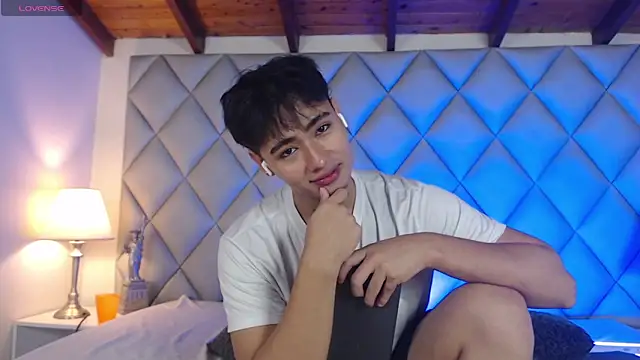 Snapshot of Clement_Reyes chatting on 6, 11, 2025 Clement Reyes online show from 6, 11, 2025