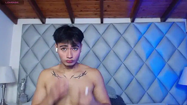 Snapshot of Clement_Reyes chatting on 31, 10, 2025 Clement Reyes online show from 31, 10, 2025