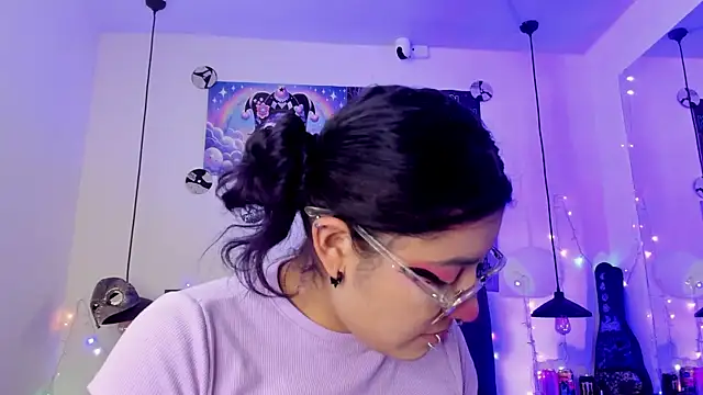 SabrinaV  online show from 23, 7, 2026