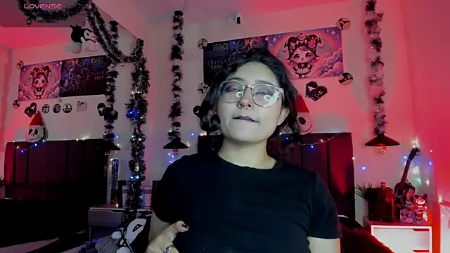 SabrinaV  online show from 15, 12, 2025