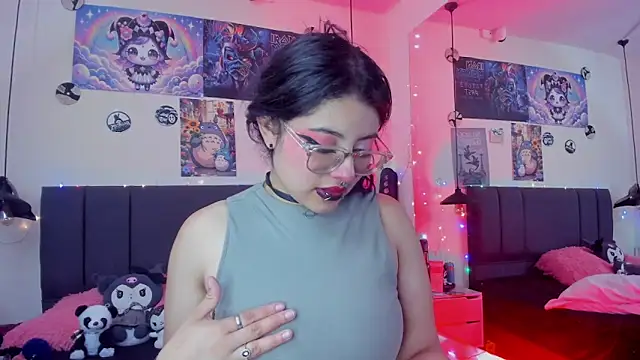 Snapshot of SabrinaV_ chatting on 12, 5, 2026 SabrinaV online show from 12, 5, 2026