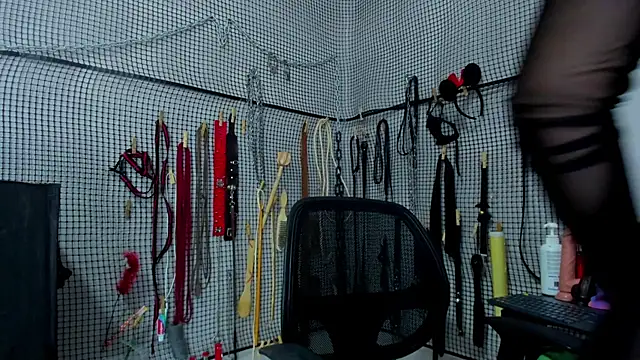 BDSM MEDUZA online show from 4, 3, 2026