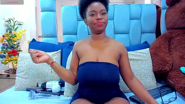 Snapshot of hazellanee chatting on 25, 11, 2025 hazellanee online show from 25, 11, 2025