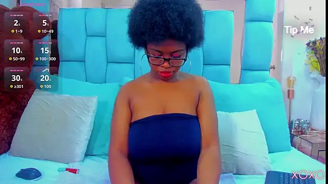 hazellanee online show from 5, 4, 2026