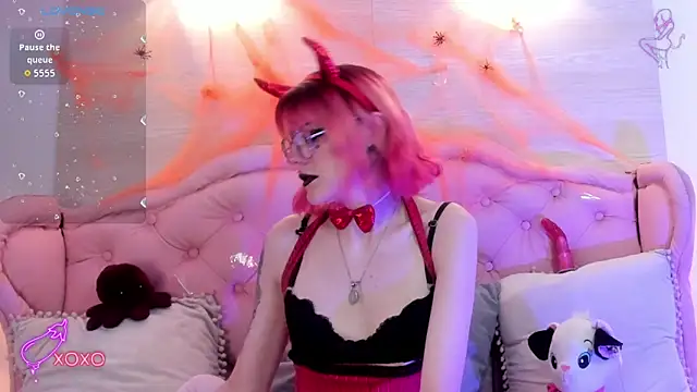 Snapshot of Rossiie_Hunt_ chatting on 13, 10, 2025 Rossiie Hunt online show from 13, 10, 2025