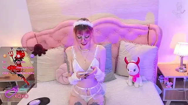 Snapshot of Rossiie_Hunt_ chatting on 18, 11, 2025 Rossiie Hunt online show from 18, 11, 2025