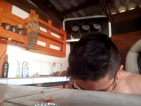 Snapshot of Lionardovssf35 chatting on 16, 10, 2025 Lionardovssf35 online show from 16, 10, 2025