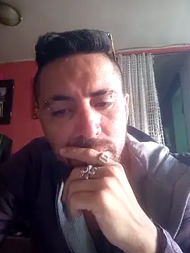 Snapshot of Lionardovssf35 chatting on 3, 10, 2025 Lionardovssf35 online show from 3, 10, 2025