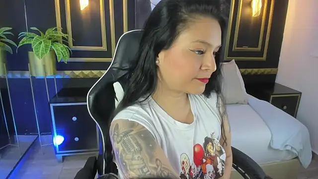 nare celebi  online show from 18, 10, 2025