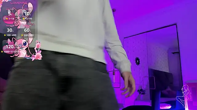 Snapshot of meganandtylerr19 chatting on 30, 11, 2025 meganandtylerr19 online show from 30, 11, 2025