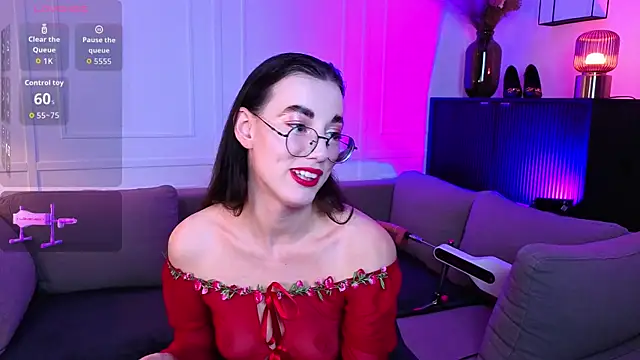 Snapshot of EmmaJakson chatting on 17, 10, 2025 EmmaJakson online show from 17, 10, 2025