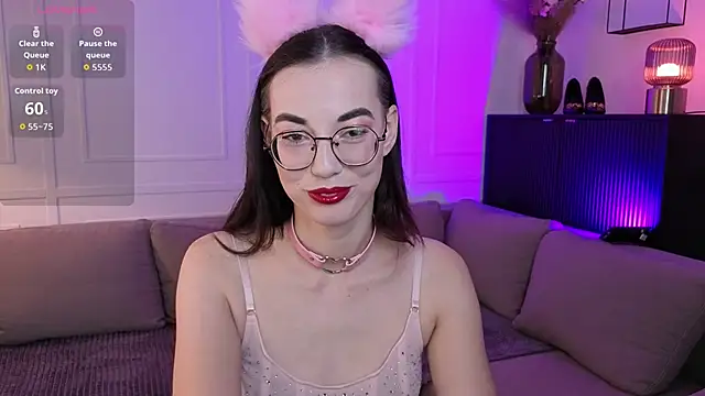 Snapshot of EmmaJakson chatting on 27, 9, 2025 EmmaJakson online show from 27, 9, 2025