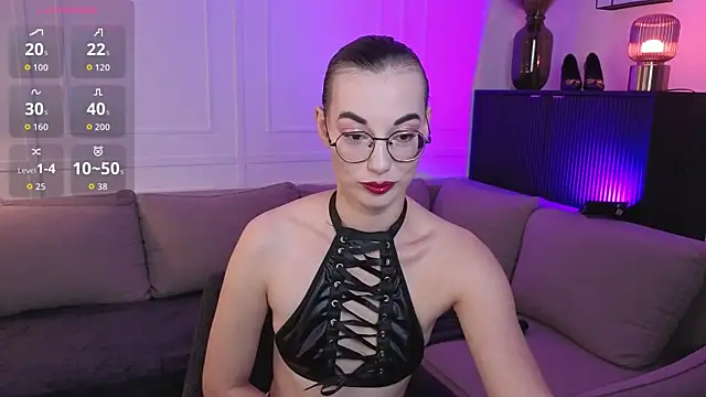 Snapshot of EmmaJakson chatting on 8, 10, 2025 EmmaJakson online show from 8, 10, 2025