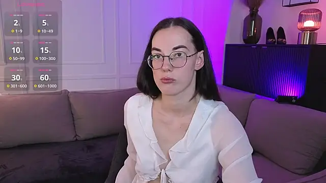 Snapshot of EmmaJakson chatting on 9, 10, 2025 EmmaJakson online show from 9, 10, 2025