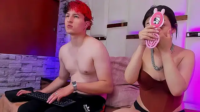 Snapshot of ANLLELOAndANGELA chatting on 19, 11, 2025 ANLLELOAndANGELA online show from 19, 11, 2025