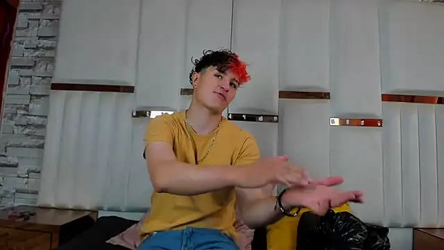 Snapshot of ANLLELOAndANGELA chatting on 10, 10, 2025 ANLLELOAndANGELA online show from 10, 10, 2025