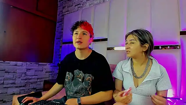 Snapshot of ANLLELOAndANGELA chatting on 24, 11, 2025 ANLLELOAndANGELA online show from 24, 11, 2025