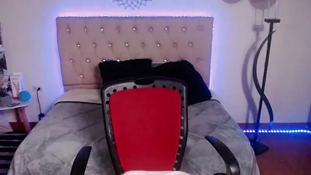 paulina 26 online show from 22, 9, 2025