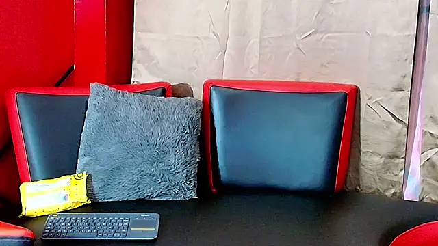 Selenegomezz online show from 22, 11, 2025