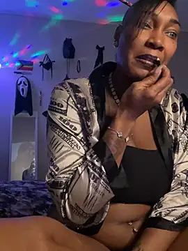 QUEENCALIMOD online show from 15, 10, 2025