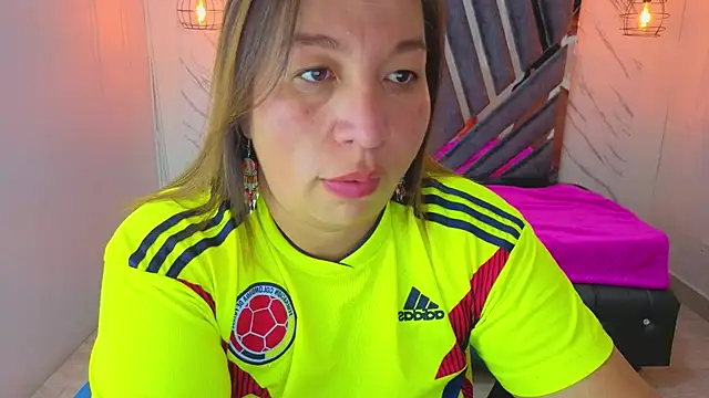 Snapshot of MaylinRosse_ chatting on 23, 6, 2026 MaylinRosse online show from 23, 6, 2026