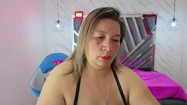 MaylinRosse  online show from 13, 5, 2026