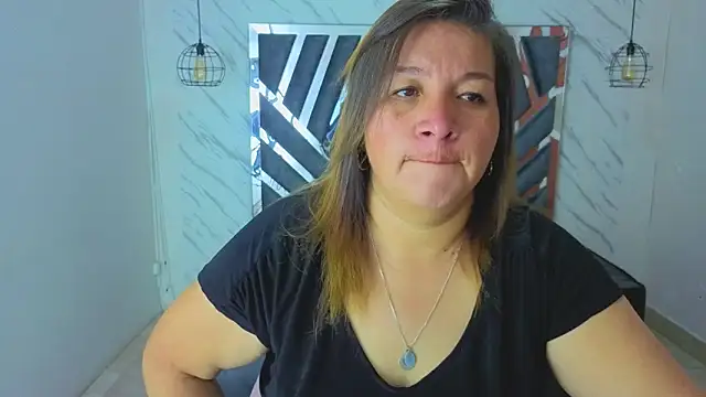 Snapshot of MaylinRosse_ chatting on 30, 6, 2026 MaylinRosse online show from 30, 6, 2026