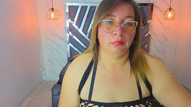 Snapshot of MaylinRosse_ chatting on 29, 6, 2026 MaylinRosse online show from 29, 6, 2026