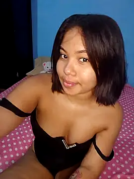 Snapshot of little_onixx chatting on 9, 11, 2025 little onixx online show from 9, 11, 2025