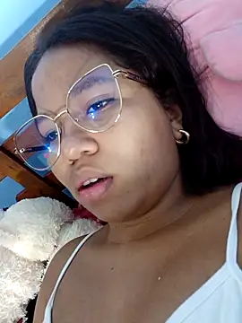 Snapshot of little_onixx chatting on 16, 10, 2025 little onixx online show from 16, 10, 2025