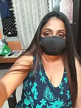 Snapshot of queendivya chatting on 13, 5, 2026 queendivya online show from 13, 5, 2026