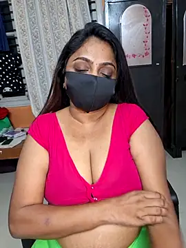 Snapshot of queendivya chatting on 19, 5, 2026 queendivya online show from 19, 5, 2026