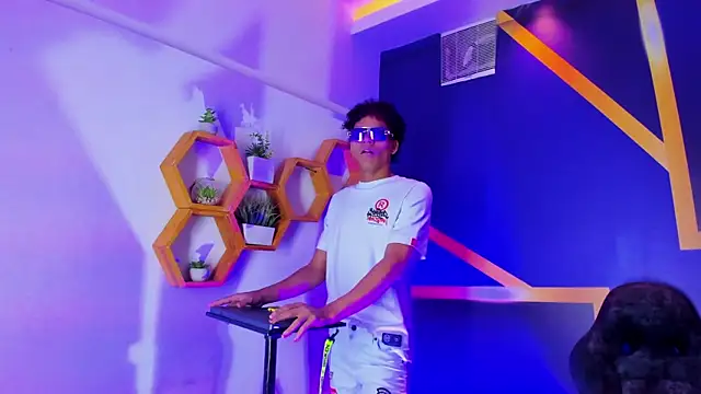 Imperialboys 2 online show from 19, 9, 2025