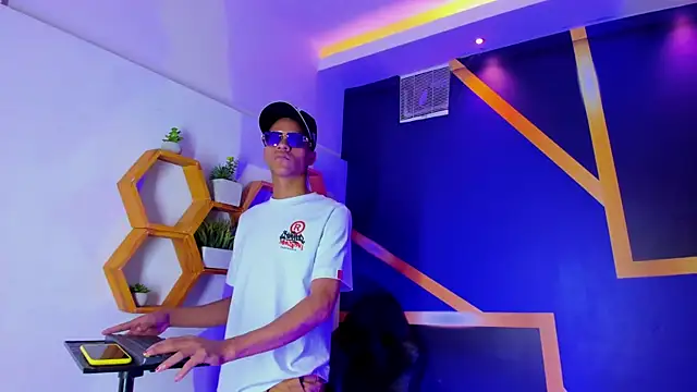 Imperialboys 2 online show from 21, 9, 2025