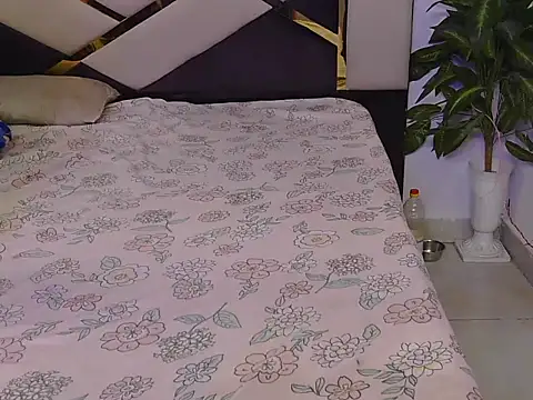 Lovelyy-couple online show from 1, 11, 2025