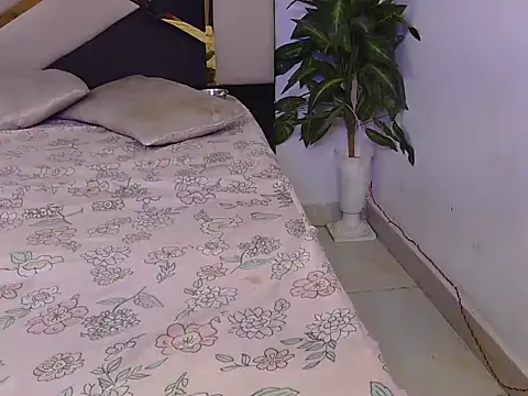 Lovelyy-couple online show from 31, 10, 2025