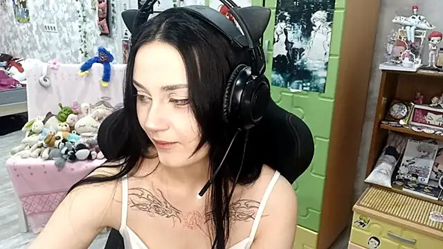 MiaJuiceee online show from 3, 10, 2025