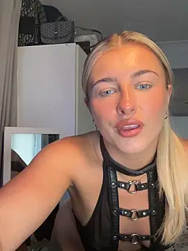 BabyBluexox online show from 17, 6, 2026