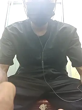 Snapshot of crish09 chatting on 3, 6, 2026 crish09 online show from 3, 6, 2026