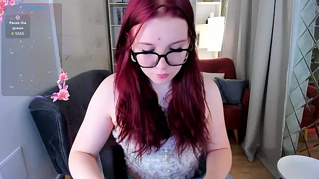 Layla Glam online show from 11, 3, 2026