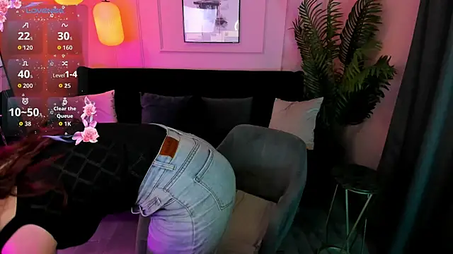 Layla Glam online show from 12, 4, 2026