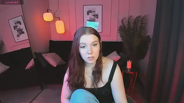 Layla Glam online show from 5, 4, 2026