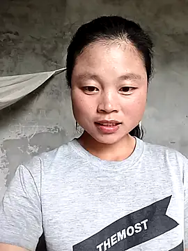 clara-cute online show from 25, 9, 2025