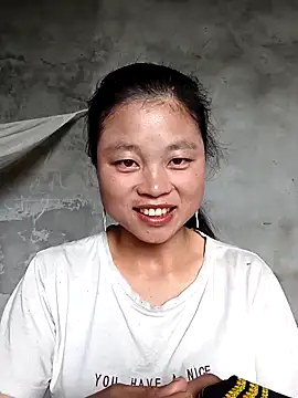 clara-cute online show from 4, 10, 2025